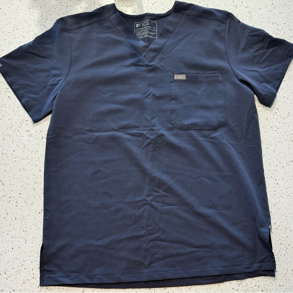 Figs men’s scrub top